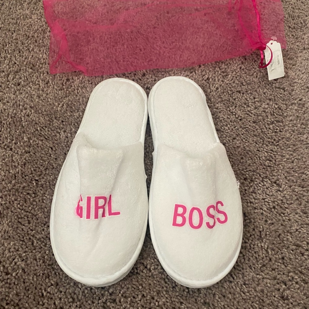 NWT Girl Boss house slippers size 8